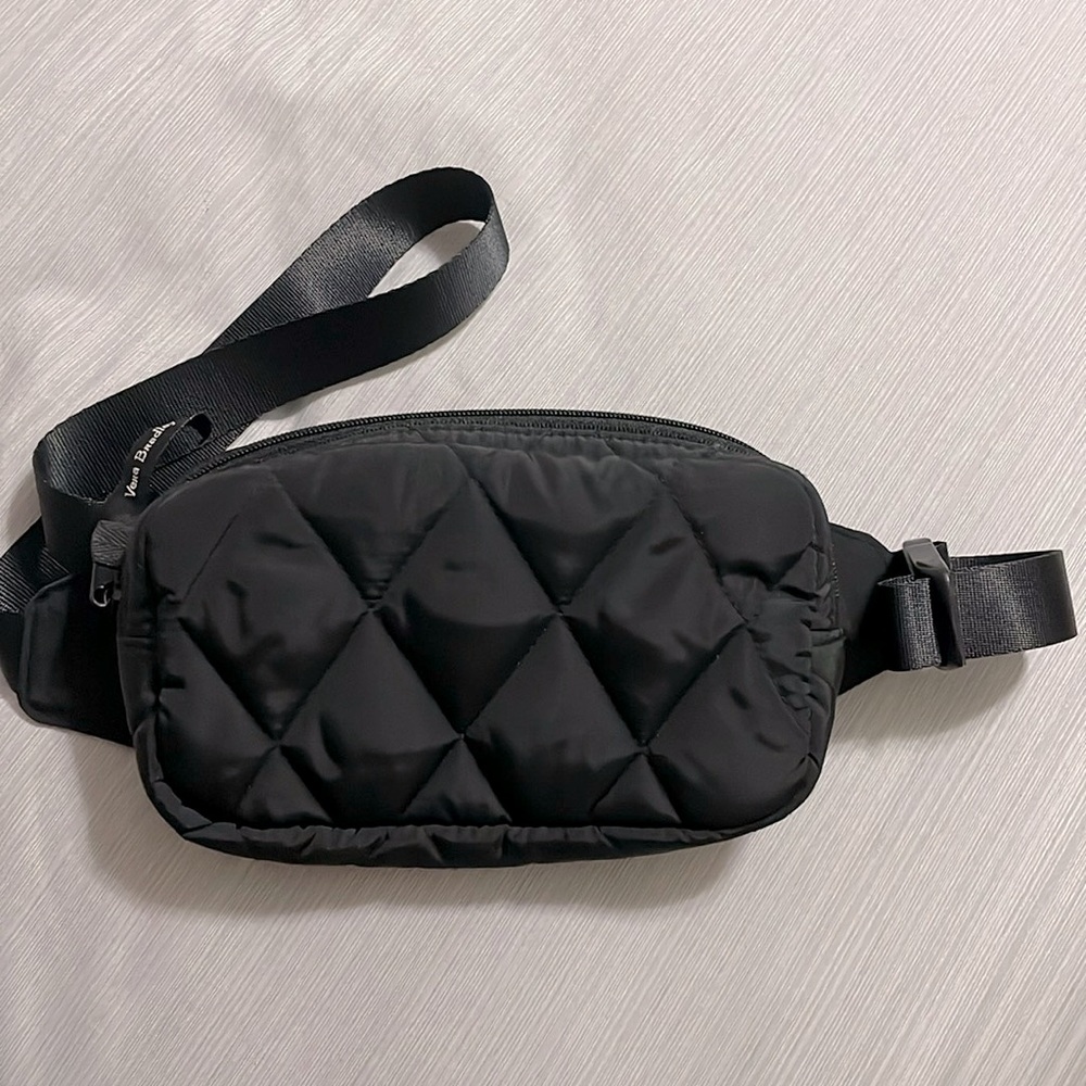 Vera Bradley fanny